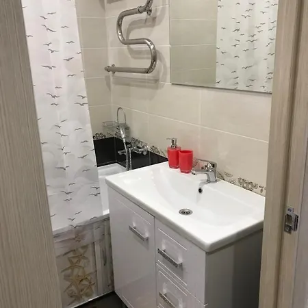 Большая Квартира В Новом Доме Карского, 25 Apartment *